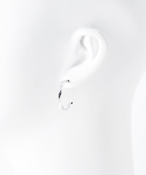 URBAN RESEARCH DOORS(アーバンリサーチドアーズ)の「ツイストフープピアス(ピアス(両耳用)・レディース・GOLD/SILVER・one)」の5枚目の写真