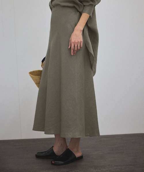 ADAM ET ROPE'（アダムエロペ）の「リネンバイヤススカート［GENTLE LINEN］（スカート・レディース・グレー/ホワイト/ブルー/ブラック/グレー系・F）」の6枚目の写真