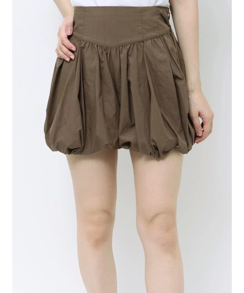 CALNAMUR（カルナムール）の「SKIRT LIKE BALOON MINI CULOTTES/スカートライクバルーンミニキュロット（スカート・レディース・ホワイト/ブラック/ブルー/カーキ・F）」の7枚目の写真