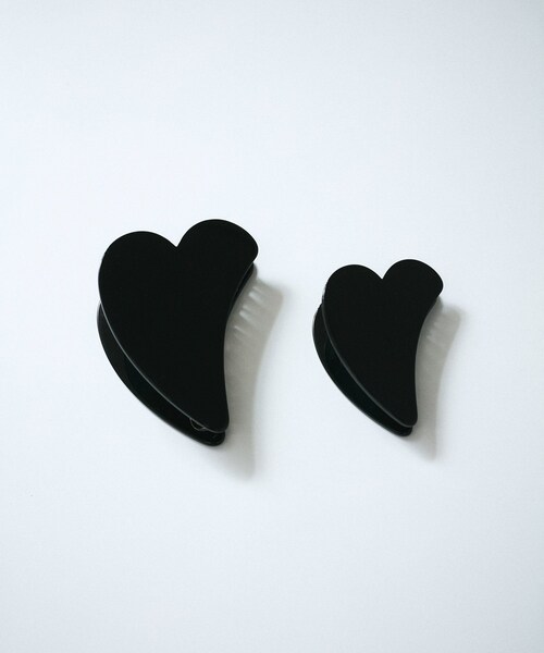 ADAM ET ROPE'(アダムエロペ)の「【J'aDoRe・店舗限定】【heyep(ヘイップ)】Medium Heart Clip/ハートクリップ ミディアム(バレッタ/ヘアクリップ・レディース・ブラック・F)」の6枚目の写真