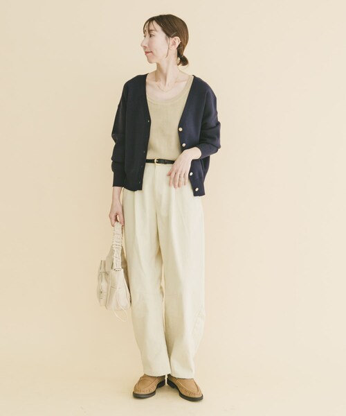 ITEMS URBANRESEARCH（アイテムズ アーバンリサーチ）の「『イージーケア』スウェットライクVネックカーディガン（ニット/セーター・レディース・OFF/MIMOSA/LVD/NVY・Free）」の18枚目の写真