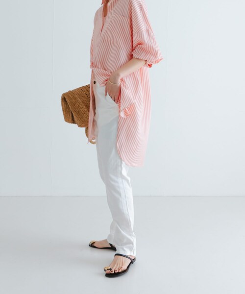 URBAN RESEARCH（アーバンリサーチ）の「『4サイズ展開』テーパードチノパンツ（チノパンツ・レディース・ブラック/オリーブ/キャメル/カーキ/ベージュ/ネイビー/オフ/ダークブラウン・XS/S/M/L）」の12枚目の写真