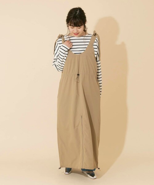 ITEMS URBANRESEARCH（アイテムズ アーバンリサーチ）の「レインウェアジャンパースカート（サロペット/オーバーオール・レディース・KHAKI/BEIGE/BLACK・one）」の17枚目の写真