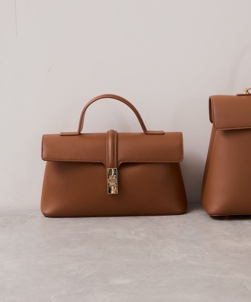 VIS(ビス)の「ひねり金具ワンハンドルミニショルダーバッグ/2WAY,WEB限定カラーあり(ショルダーバッグ・レディース・ブラック/ブラック系/グレー系/キャメル/ベージュ/ダークブラウン/ブルー系・F)」の4枚目の写真