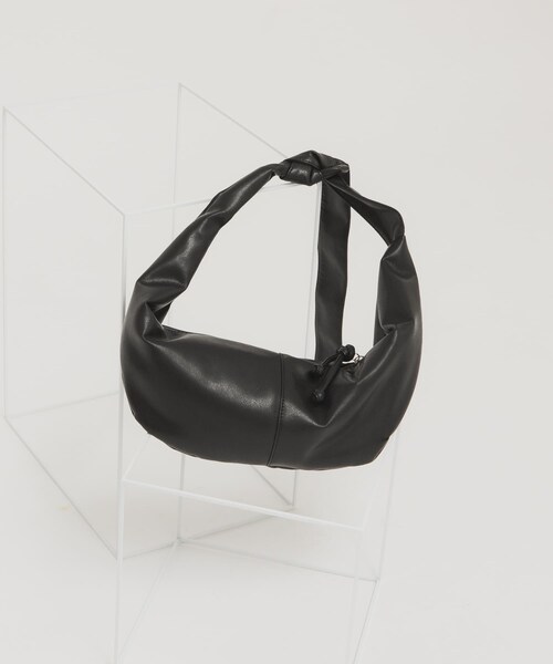 KBF（ケイビーエフ）の「ソフトイージーラウンドショルダーBAG（ショルダーバッグ・レディース・YELLOW/BLACK・One）」の9枚目の写真