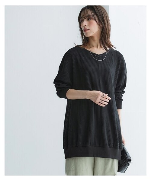 nissen（ニッセン）の「ワッフル素材ロング丈ドルマントップス（UVカット）＜大きいサイズ有＞（チュニック・レディース・黒/杢チャコールグレー/ミルクベージュ/サックス/コーラルピンク/【不要】ブラウン/ワイン/セージグリーン/杢オートミール・S~M相当/L~LL相当/3L~4L相当/5L~6L相当/8L相当/10L相当）」の20枚目の写真