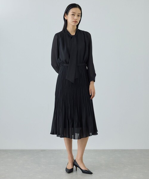 ROPE'（ロペ）の「ジョーゼットシフォンプリーツワンピース/26SS（ワンピース・レディース・ベージュ/ネイビー/ワイン・36/38）」の12枚目の写真