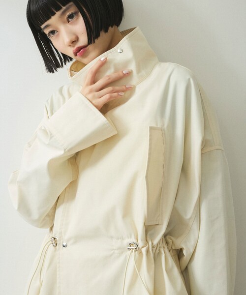 ADAM ET ROPE'（アダムエロペ）の「【WEB限定】スタンドカラーハーフモッズコート（モッズコート・レディース・ブラック/オフホワイト/カーキ系・F）」の14枚目の写真