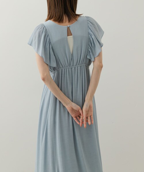 SENSE OF PLACE by URBAN RESEARCH(センスオブプレイスバイアーバンリサーチ)の「Vネックウエストマークフリルワンピース(ワンピース・レディース・BLACK/IVORY/L.BLUE・COMPACT/one)」の22枚目の写真