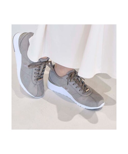 Riz raffinee（リズラフィーネ）の「リズ ラフィーネ Riz raffinee 【le coq sportif×Riz raffinee】ヒールアップ厚底スニーカー （スニーカー・レディース・BL/OK/WH・225/22.5cm/230/23cm/235/23.5cm/240/24cm/245/24.5cm/250/25cm）」の18枚目の写真