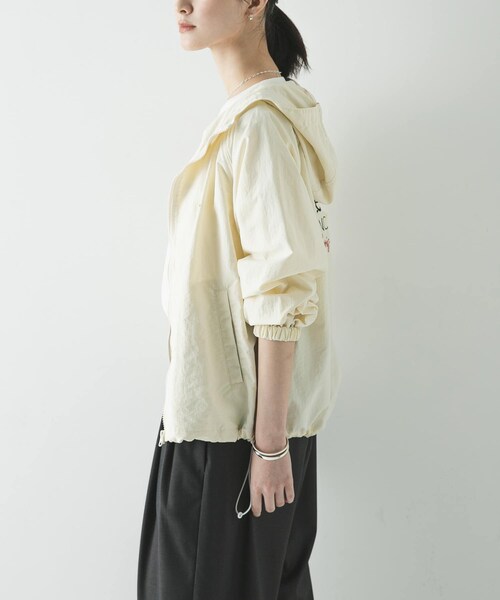 URBAN RESEARCH（アーバンリサーチ）の「『別注』La Hutte×URBAN RESEARCH　ナイロンブルゾン（ブルゾン・レディース・IVORY/BROWN/CHARCOAL・Free）」の6枚目の写真
