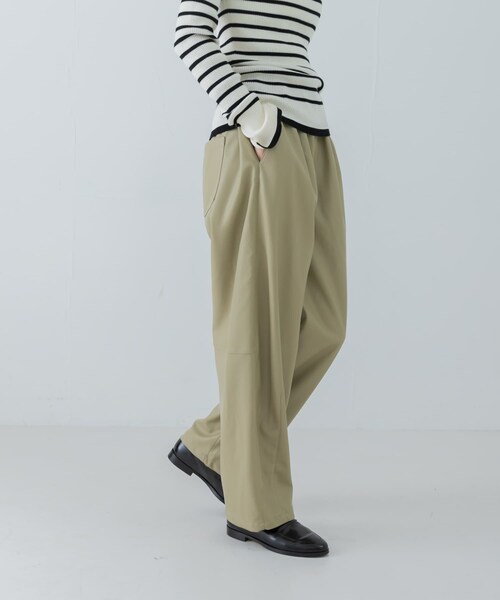 URBAN RESEARCH(アーバンリサーチ)の「レザーライクコクーンパンツ(その他パンツ・レディース・BLACK/BEIGE・FREE)」の17枚目の写真