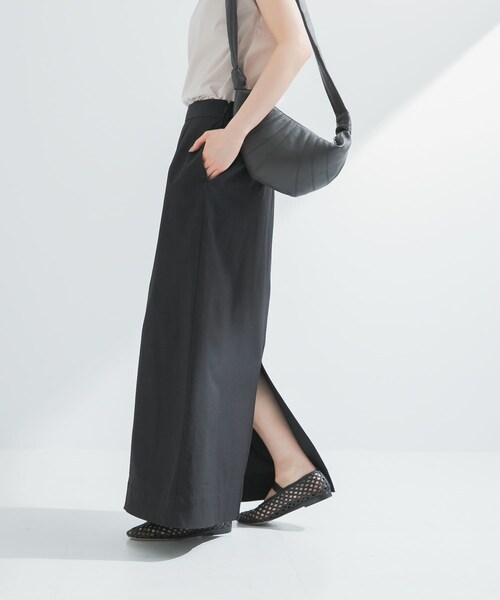 URBAN RESEARCH（アーバンリサーチ）の「『2サイズ展開』リネン混ロングスカート（スカート・レディース・BLACK/SAND BEIGE・36/38）」の7枚目の写真