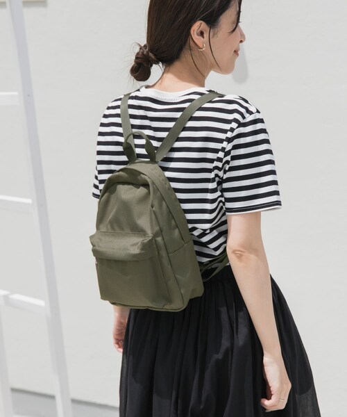 URBAN RESEARCH DOORS（アーバンリサーチドアーズ）の「撥水ミニリュック（バックパック/リュック・レディース・KHAKI/BLACK・one）」の2枚目の写真
