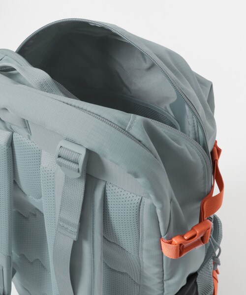 URBAN RESEARCH DOORS（アーバンリサーチドアーズ）の「patagonia　REFUGIO DAY PACK 32L（バックパック/リュック・メンズ・BLSG/BLK/WSTO・One）」の15枚目の写真