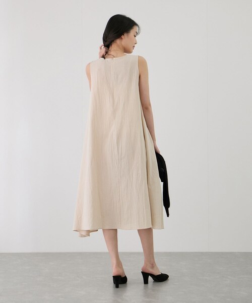 Jayro（ジャイロ）の「Aラインノースリーブワンピース（ワンピース・レディース・ブラック/ベージュ/グリーン/ターコイズ/レッド/カラシ系・F）」の20枚目の写真