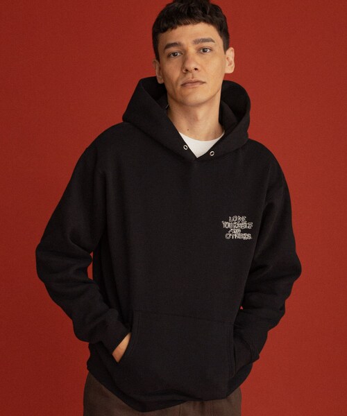 URBAN RESEARCH Sonny Label（アーバンリサーチサニーレーベル）の「オガワナツミ コラボスウェットフーディー（パーカー・メンズ・グレー/ブラウン/ブラック・M/L）」の8枚目の写真