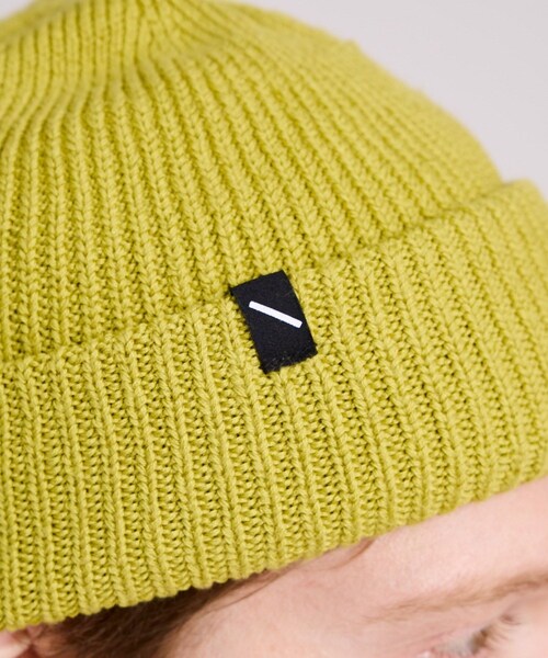 Saturdays NYC(サタデーズ ニューヨークシティ )の「SNYC Solid Beanie(ニットキャップ/ビーニー・レディース・ブラック/オリーブ/イエロー・F)」の18枚目の写真