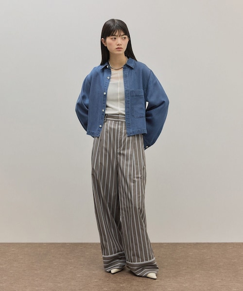 ADAM ET ROPE'(アダムエロペ)の「ライトデニムシャツ(シャツ/ブラウス・レディース・ブラック/ブルー系/サックス・F)」の10枚目の写真