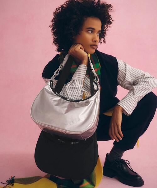 ADAM ET ROPE'（アダムエロペ）の「【LeSportsac for ADAM ET ROPE'】 PH N/S CONV HOBO (SHINE)（ショルダーバッグ・レディース・シルバー・F）」の6枚目の写真