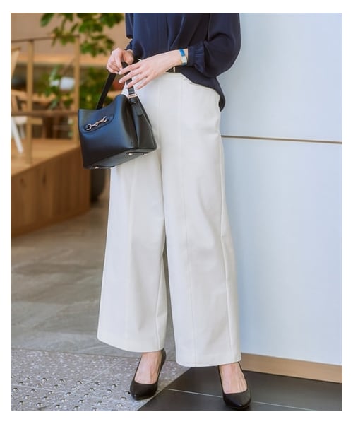 nissen（ニッセン）の「ハリ感素材ストレッチワイドパンツ<大きいサイズ有>（パンツ・レディース・ベージュ/ライトグレー/ネイビー/黒/オフホワイト/マスタード・S/M/L/LL/3L/4L/5L/6L）」の4枚目の写真