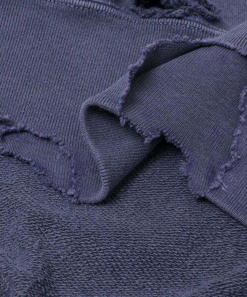 URBAN RESEARCH（アーバンリサーチ）の「KURO　MORE DAMAGE WASHED SWEAT（スウェット・レディース・NAVY・-）」の6枚目の写真