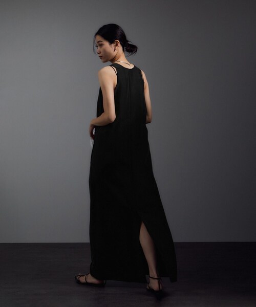 ADAM ET ROPE'（アダムエロペ）の「[25AW]GENTLE SILK ジャンパースカート【セットアップ対応・洗える】（ジャンパースカート・レディース・ブラック/ブラウン系/ピンク系・F）」の6枚目の写真