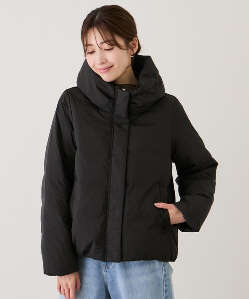 Jayro(ジャイロ)の「ナイロンマイクロタフタショートダウン(ダウンジャケット/コート・レディース・ブラック/ベージュ系・M)」の6枚目の写真