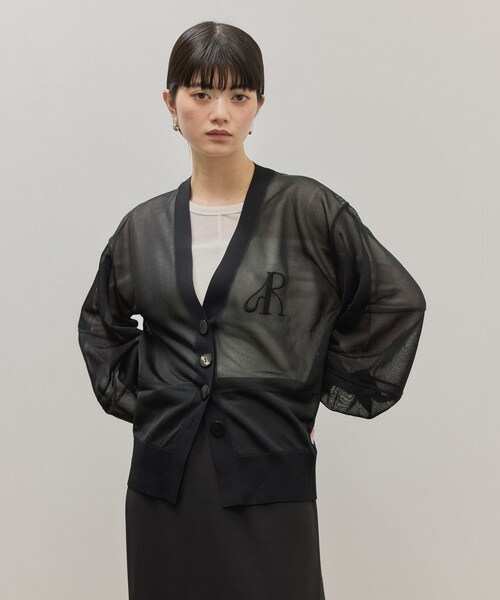 ADAM ET ROPE'(アダムエロペ)の「【サステナブル】シアーロゴカーディガン(カーディガン/ボレロ・レディース・ブラック/ホワイト/ブルー系・F)」の16枚目の写真