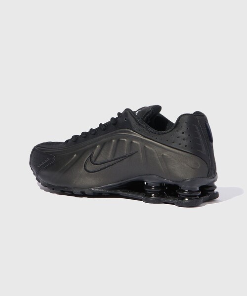 ADAM ET ROPE'（アダムエロペ）の「【NIKE/ナイキ】Shox R4 HQ1988（スニーカー・メンズ・ブラック/ゴールド・26.0/26.5/27.0/27.5/28.0/28.5）」の15枚目の写真