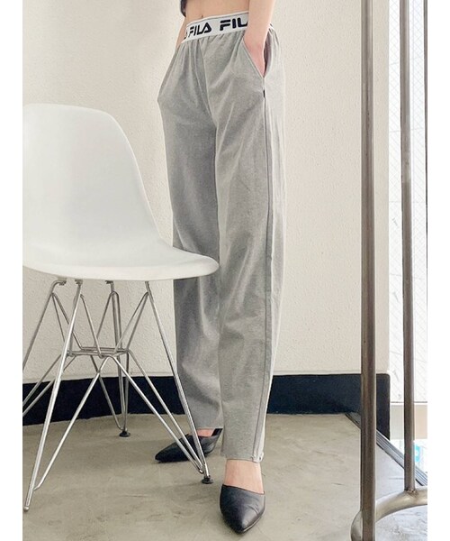 GYDA（ジェイダ）の「GYDA×FILA リラックスワイドパンツ（その他パンツ・レディース・ブラック/チャコールグレー/グレー・F）」の22枚目の写真