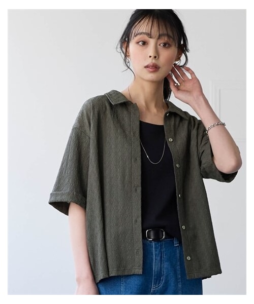 nissen（ニッセン）の「ドライタッチさらぽこジャガードカットソーゆるシルエットシャツ（吸汗速乾・UVカット）＜大きいサイズ有＞（Tシャツ/カットソー・レディース・黒/オリーブイエロー/チャコールグレー/ウッドブラウン・L/LL/3L/4L/5L/6L/8L/10L/S/M）」の17枚目の写真