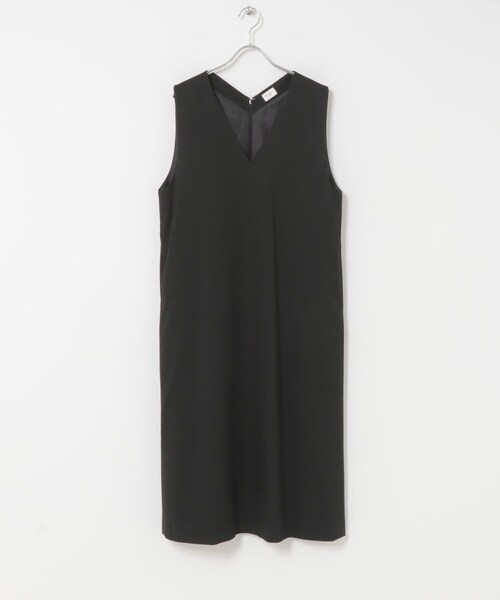 『UR TECH』ストレートラインジャンパースカート