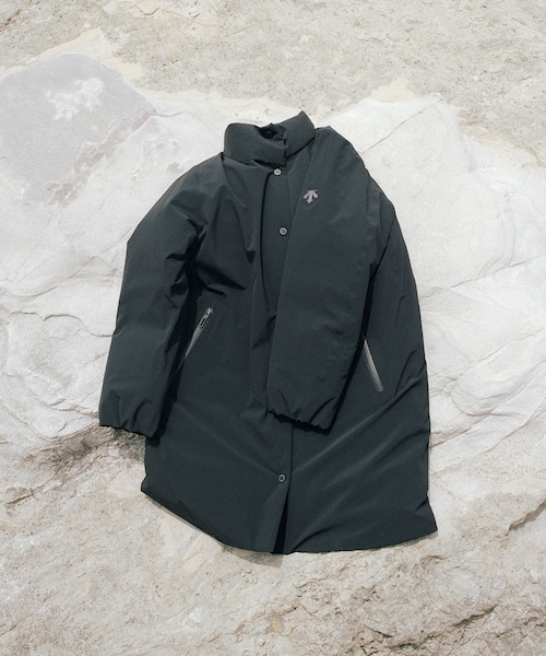 ADAM ET ROPE'(アダムエロペ)の「【J'aDoRe・店舗限定】【DESCENTE ALLTERRAIN(デサント オルテライン)】 INVISIBLE DOWN COAT INV-03L(ダウンジャケット/コート・レディース・ブラック/オフホワイト・M/S)」の14枚目の写真