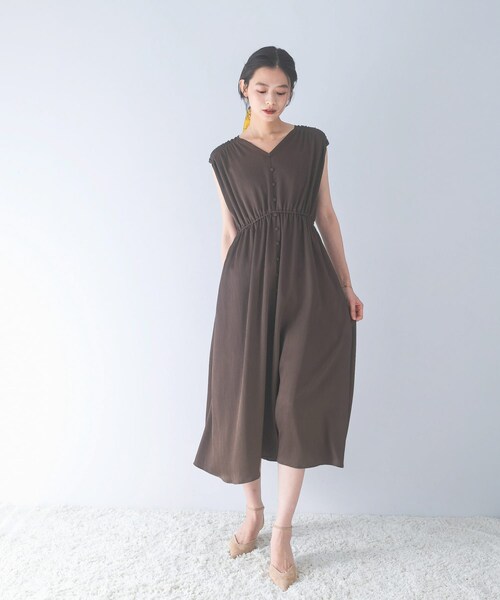 URBAN RESEARCH ROSSO（アーバンリサーチロッソ）の「楊柳サテンウエストマークワンピース（ワンピース・レディース・OFF WHITE/BROWN/NAVY・Free）」の14枚目の写真