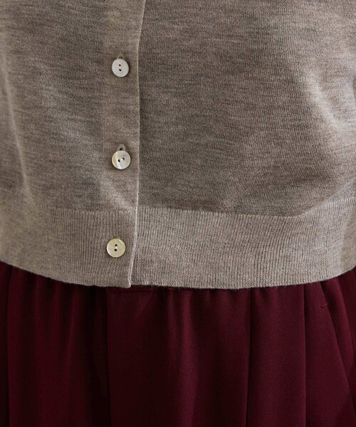 ROPE'(ロペ)の「【洗える】LEVITAクルーネックシアーカーディガン(カーディガン/ボレロ・レディース・ブラック/ベージュ系・F)」の12枚目の写真