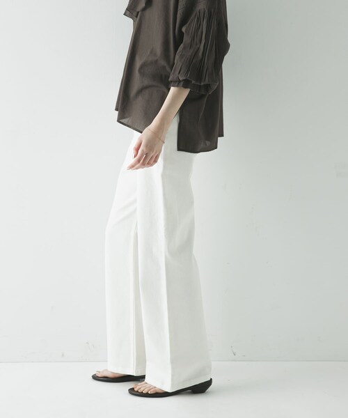 URBAN RESEARCH（アーバンリサーチ）の「『3サイズ展開』綿麻デニムストレートパンツ（デニムパンツ・レディース・WHITE/BLUE・36/38/40）」の8枚目の写真