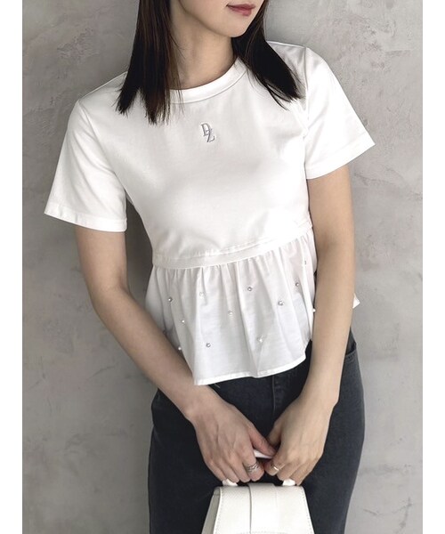 dazzlin（ダズリン）の「バックリボンビジューペプラムTシャツ（Tシャツ/カットソー・レディース・オフホワイト/ブラック/ピンク・F）」の2枚目の写真