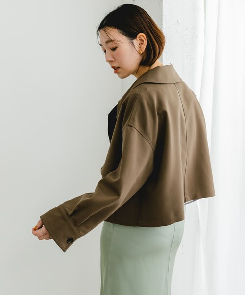 URBAN RESEARCH ROSSO（アーバンリサーチロッソ）の「F by ROSSO　ビッグカラーダブルショートコート（テーラードジャケット・レディース・BEIGE/BROWN・FREE）」の9枚目の写真
