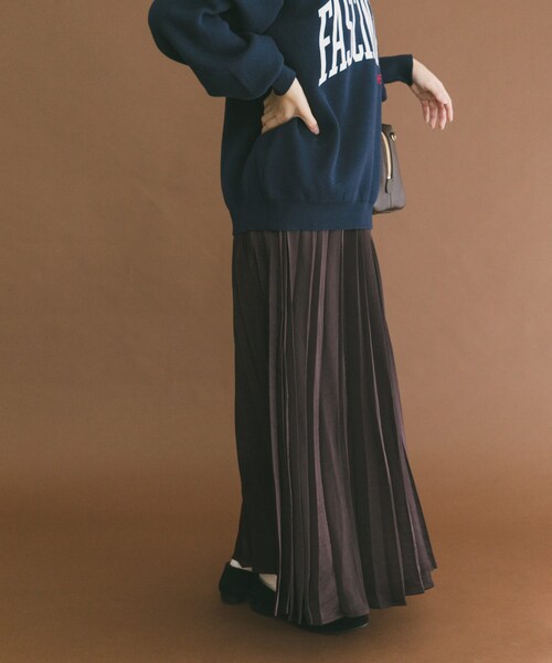 ITEMS URBANRESEARCH（アイテムズ アーバンリサーチ）の「サテンプリーツスカート（スカート・レディース・CHA/BRN/P.BEG・FREE）」の4枚目の写真