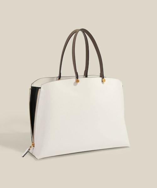 ROPE'（ロペ）の「【E'POR】Y BAG Medium+【WEB限定/一部店舗限定】【通勤】【A4/PC対応】（トートバッグ・レディース・グレー系/ホワイト系/カーキ系/グレー・F）」の2枚目の写真