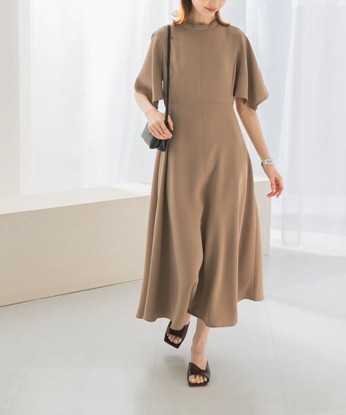 URBAN RESEARCH ROSSO（アーバンリサーチロッソ）の「フレアスリーブステッチデザインワンピース（ワンピース・レディース・B.GRAY/MOCHA/NAVY・FREE）」の14枚目の写真