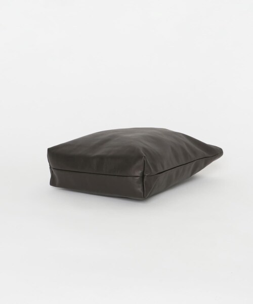 URBAN RESEARCH(アーバンリサーチ)の「AWAK TOTE-grain(トートバッグ・メンズ・BLK-B/BLK-W・One)」の13枚目の写真