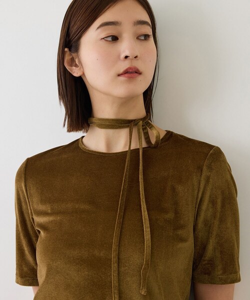 ROPE'(ロペ)の「チョーカーコード付きシアーベロアTシャツ/イージーケア(Tシャツ/カットソー・レディース・オフホワイト/ブラウン/キャメル・36/38)」の12枚目の写真