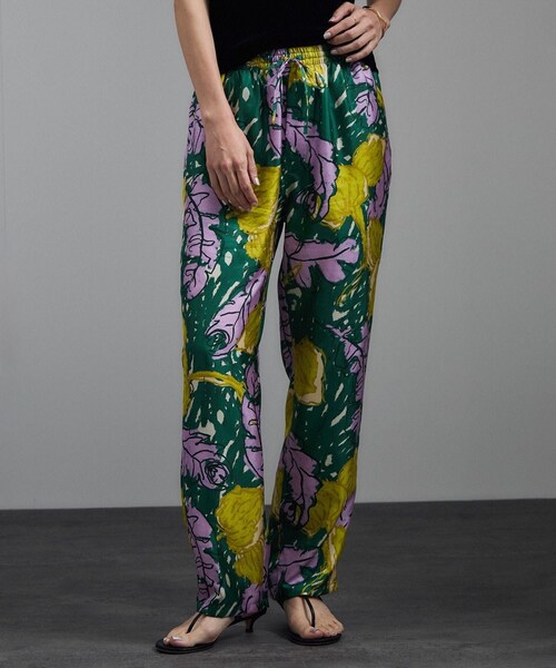 ADAM ET ROPE'（アダムエロペ）の「【BANANATIME（バナナタイム）】EASY PANTS / イージーパンツ（その他パンツ・レディース・ベージュ系/グリーン系/ピンク系・XS）」の6枚目の写真