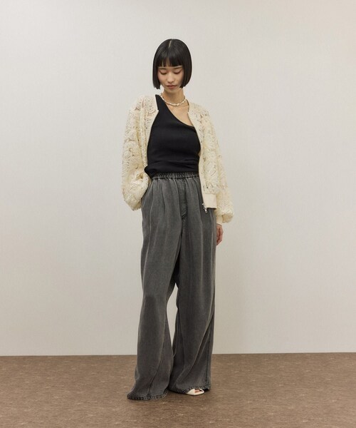 ADAM ET ROPE'（アダムエロペ）の「シルク混ワンショルタンクトップ（タンクトップ・レディース・ブラック/ダークブラウン系/ブルー系・F）」の7枚目の写真