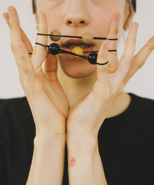 URBAN RESEARCH（アーバンリサーチ）の「decor『デコール』　SET HAIR TIE（ヘアゴム・レディース・BEIGE/BK/CARAMEL/BK・-）」の7枚目の写真