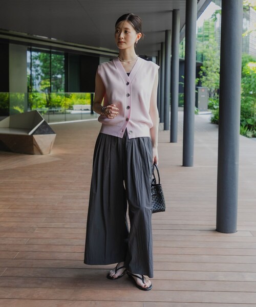 URBAN RESEARCH(アーバンリサーチ)の「『UR TECH/撥水/UVカット』ギャザーワイドパンツ(その他パンツ・レディース・ICE GRAY/BEIGE/CHARCOAL・36/38)」の8枚目の写真