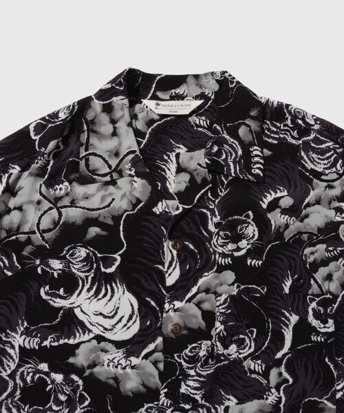 ADAM ET ROPE'(アダムエロペ)の「BLACK ALOHA レーヨンチリメンオープンカラーシャツ(シャツ/ブラウス・メンズ・ブラック系・L/M)」の9枚目の写真