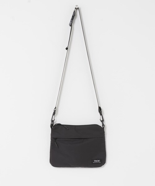 SENSE OF PLACE by URBAN RESEARCH（センスオブプレイスバイアーバンリサーチ）の「TAION　マウンテンサコッシュ（ショルダーバッグ・メンズ・BLACK/NAVY/ICE GRAY・One）」の5枚目の写真